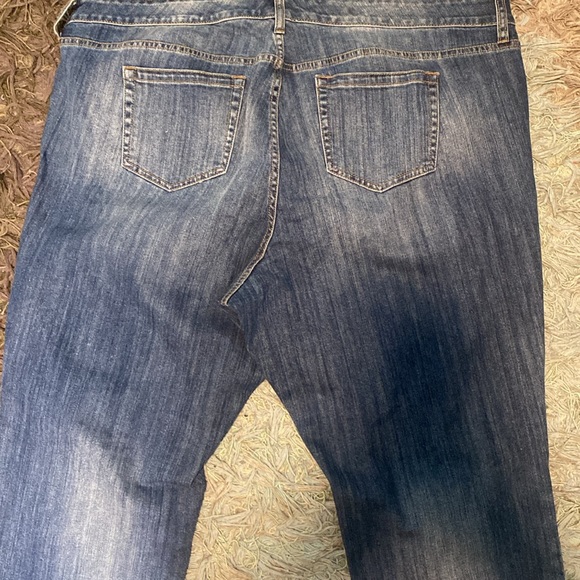 NWT TORRID DISTRESSED BOYFRIEND JEANS, - Picture 9 of 12